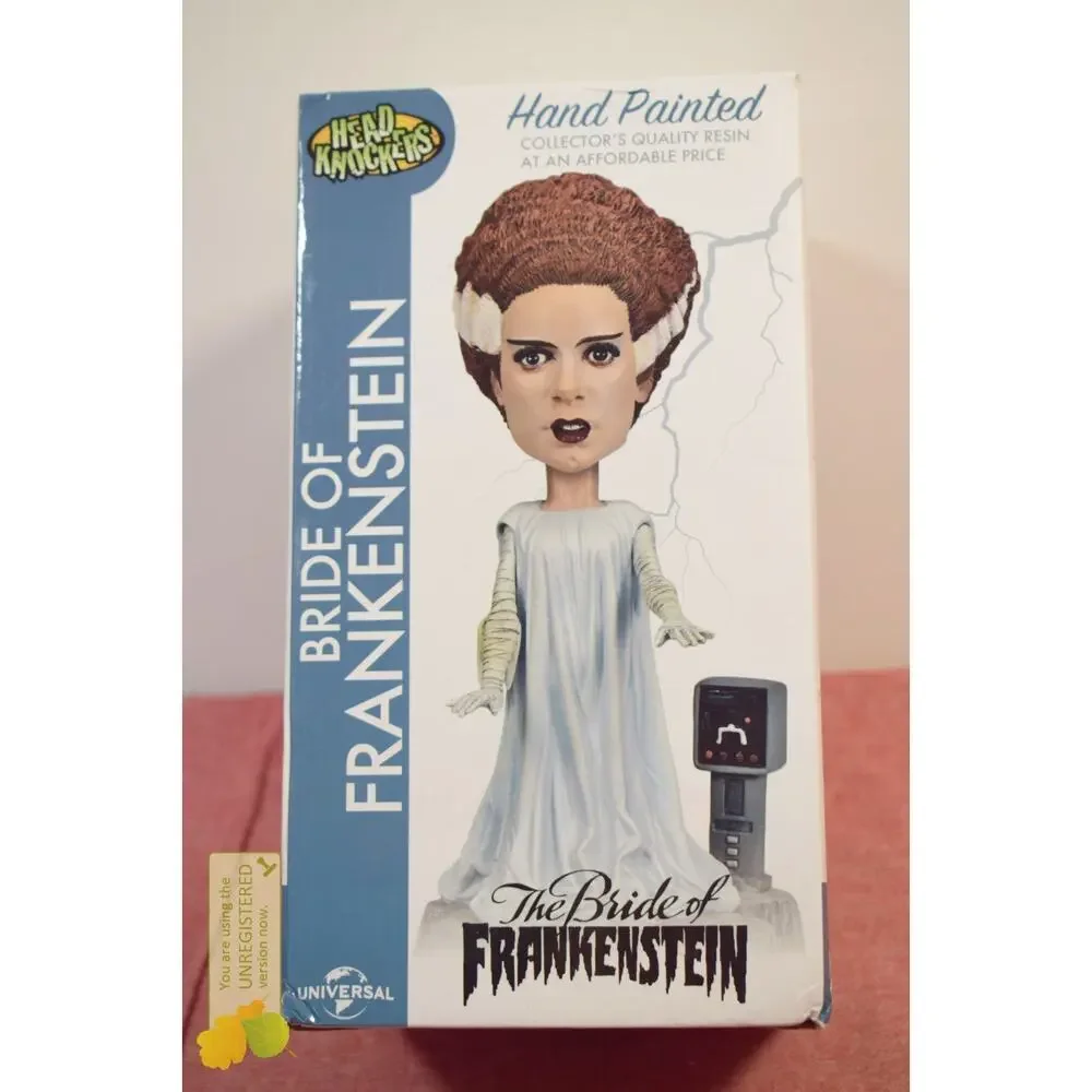 NECA Universal Monsters Bride of Frankenstein Head Knocker (Pack Wear)